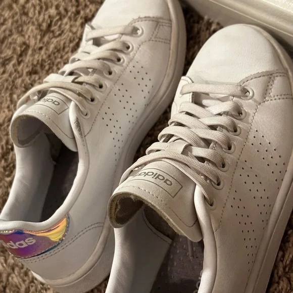 Adidas 6.5 cloudfoam sneaker // all white shoe with iridescent heel. Light wear. - Picture 4 of 6